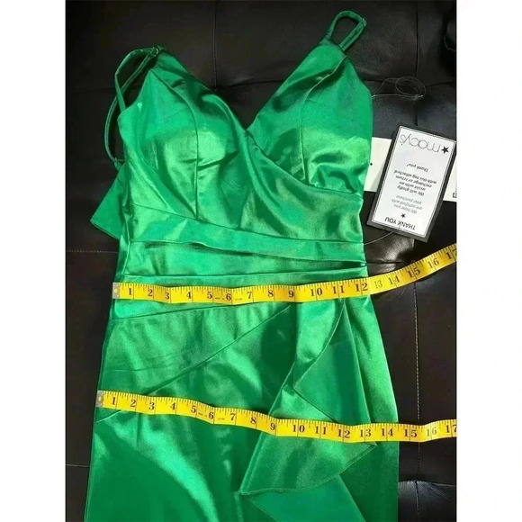 Emerald Sundae Juniors' XS Green Strappy Ruffled Short Dress - Picture 7 of 9